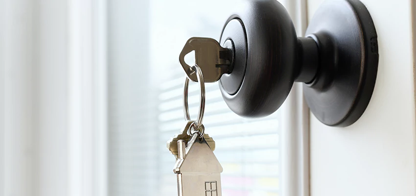 Bifold Door Knob Replacement in La Habra Heights, California